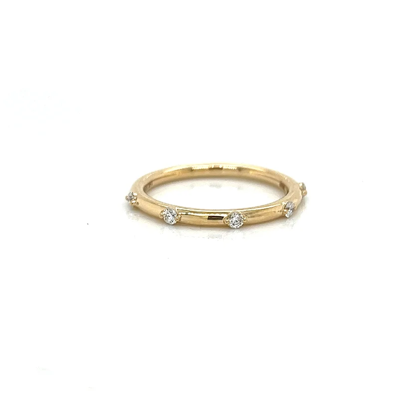 Half Anniversary Diamond Wedding Ring in 14K Yellow Gold (0.14ctw)