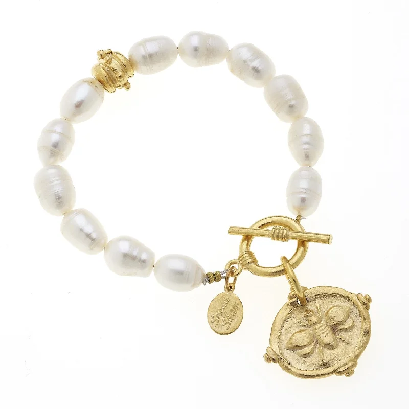 Bee Intaglio Pearl Bracelet