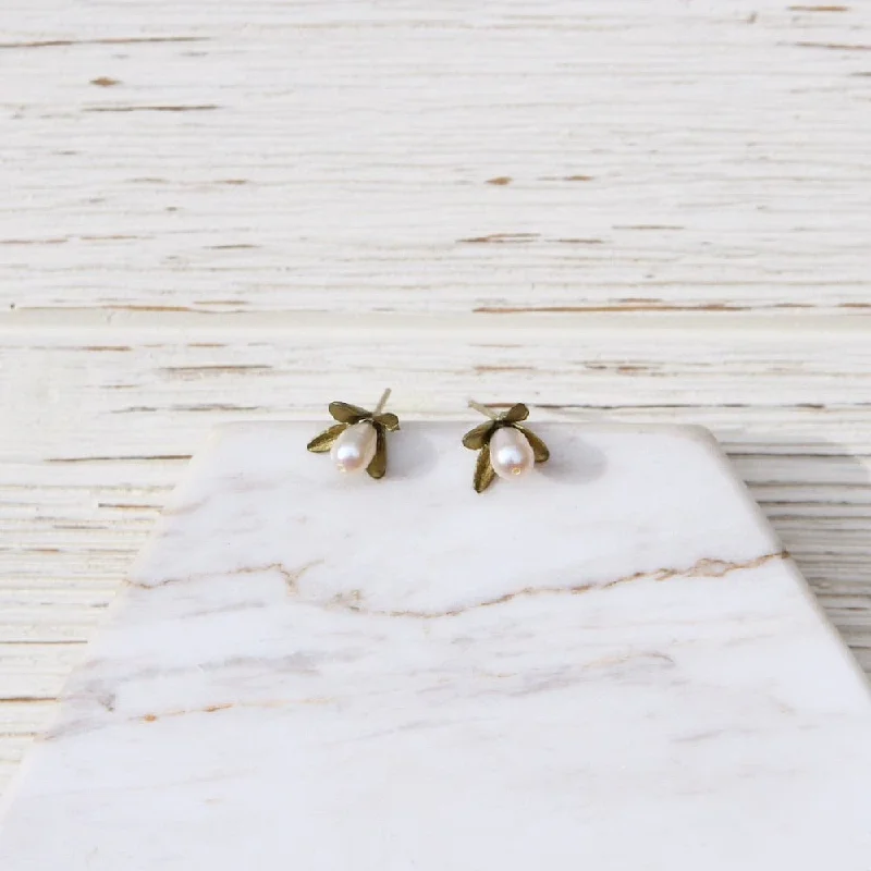 Boxwood Pearl Post Earrings