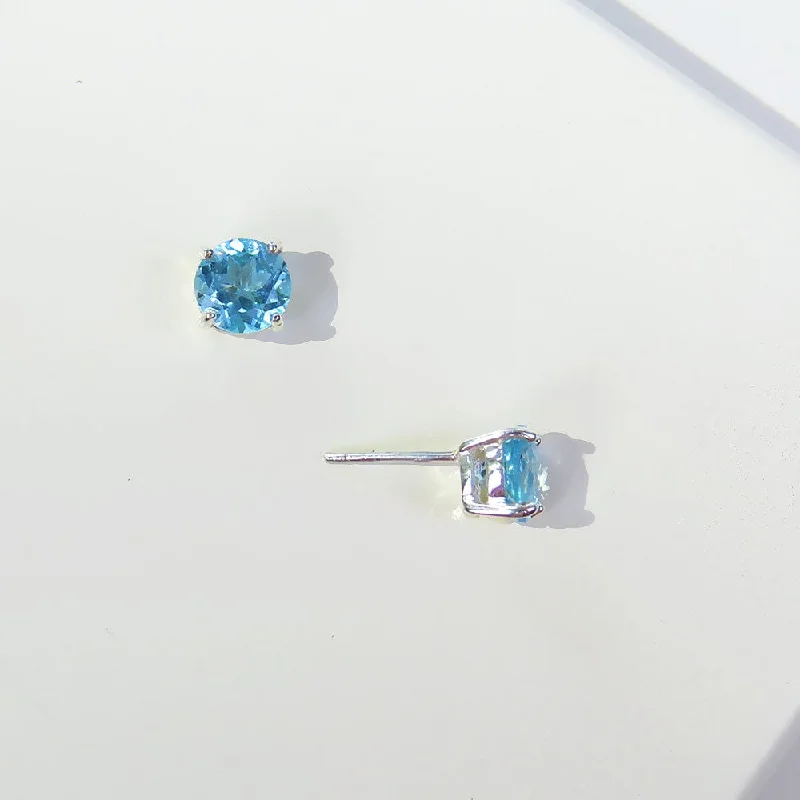 BLUE TOPAZ ROUND POST